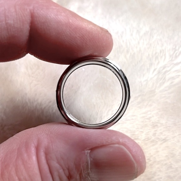 NEW ✝️ RELIGIOUS RHINESTONE EMBELLISHED STAINLESS STEEL CROSS RING BAND Size 7 - Picture 6 of 7